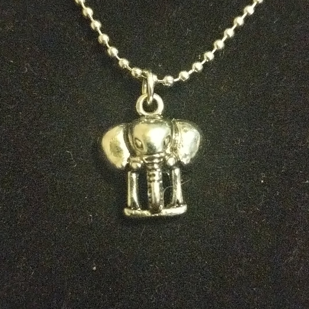 Elephant necklace on 18 inch chain